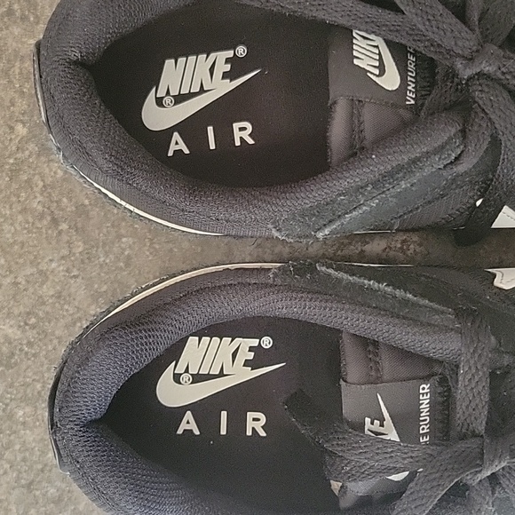 Men's Nike Venture Runner shoes - Picture 10 of 12